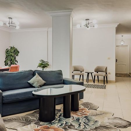 Distinct & Decent 2 Bdr Apt Steps From Nightlife And Airport Kairo Exterior foto