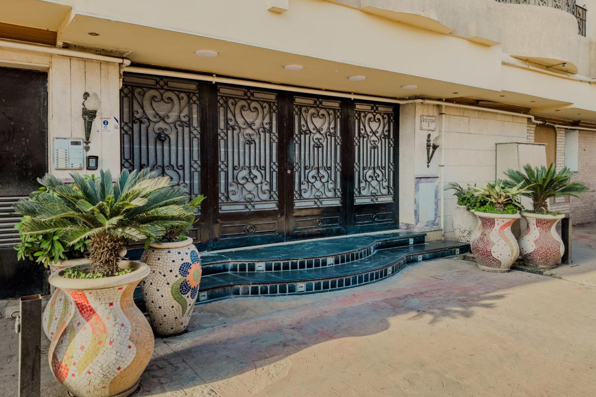 Distinct & Decent 2 Bdr Apt Steps From Nightlife And Airport Kairo Exterior foto