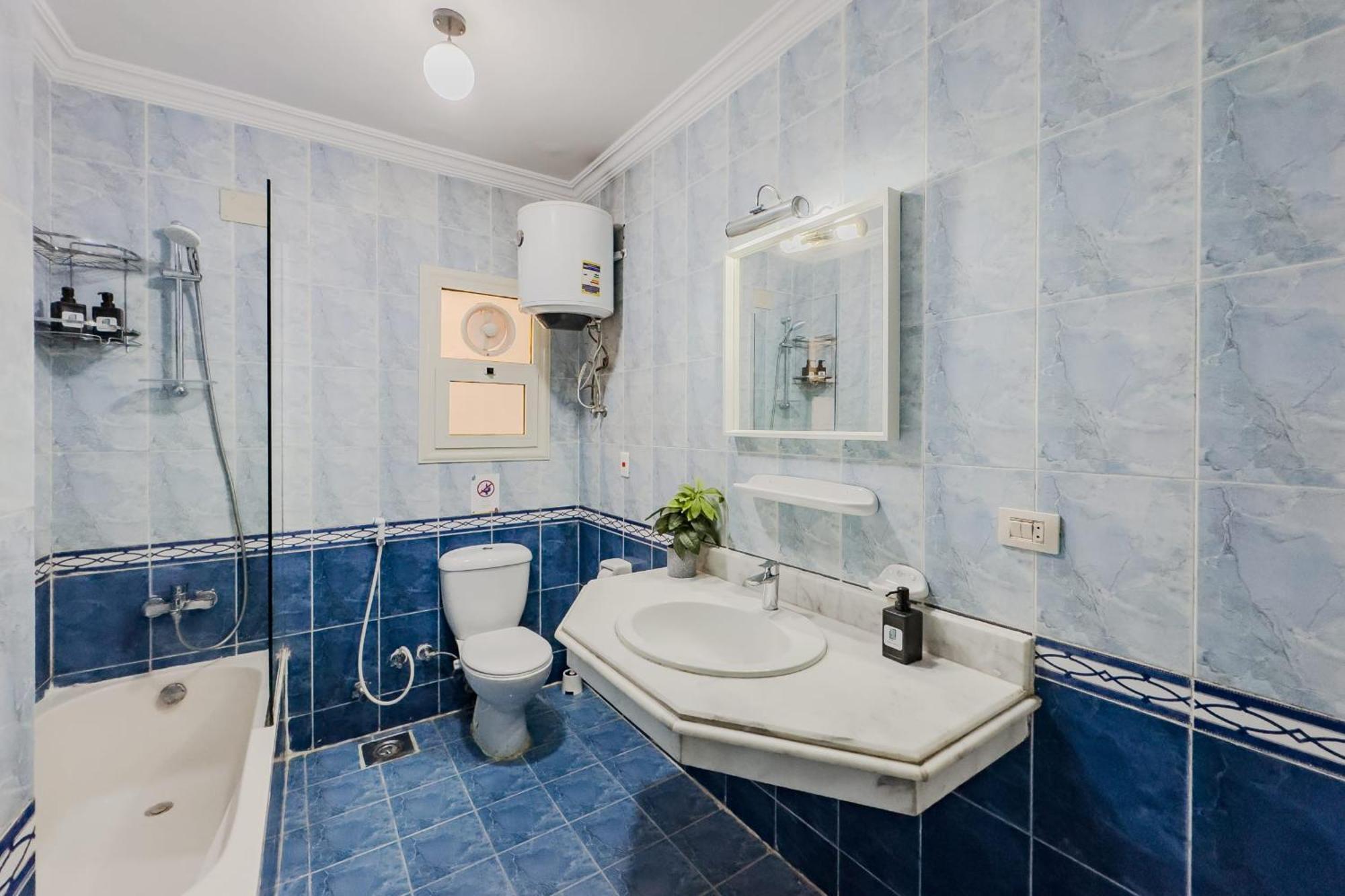 Distinct & Decent 2 Bdr Apt Steps From Nightlife And Airport Kairo Exterior foto