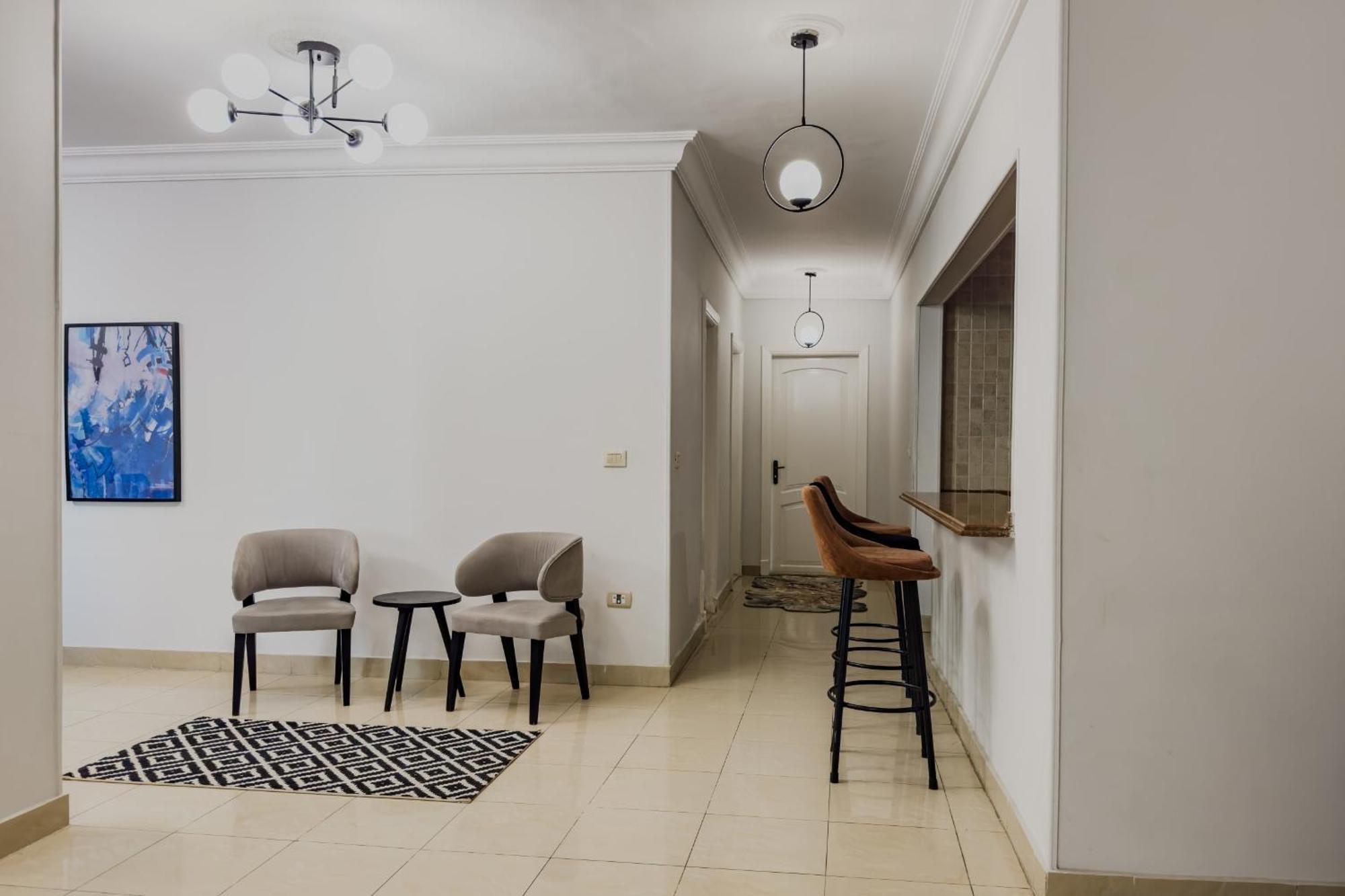 Distinct & Decent 2 Bdr Apt Steps From Nightlife And Airport Kairo Exterior foto